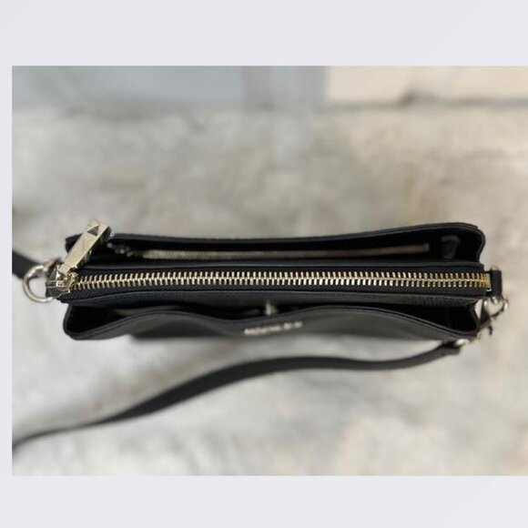 Guess Est 1981 Purse in Black - NWOT - Picture 6 of 9